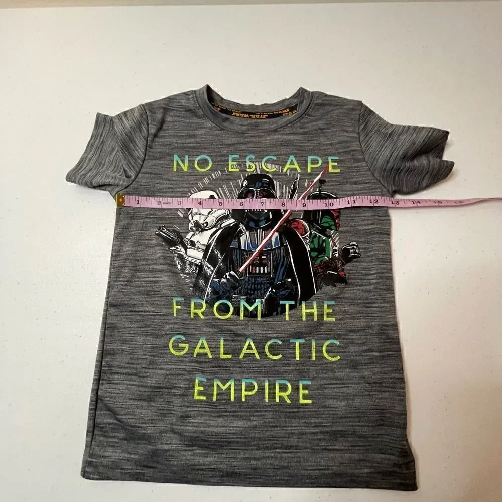 Star Wars boys size 5 T-shirt